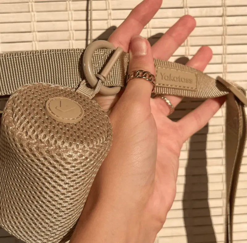 Yakatass basjepose holder